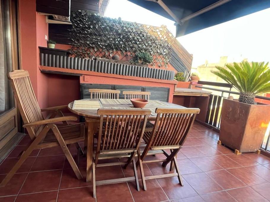 Ferienwohnung Atico Luminoso Centrico Y Comodo Figueres  Exterior foto