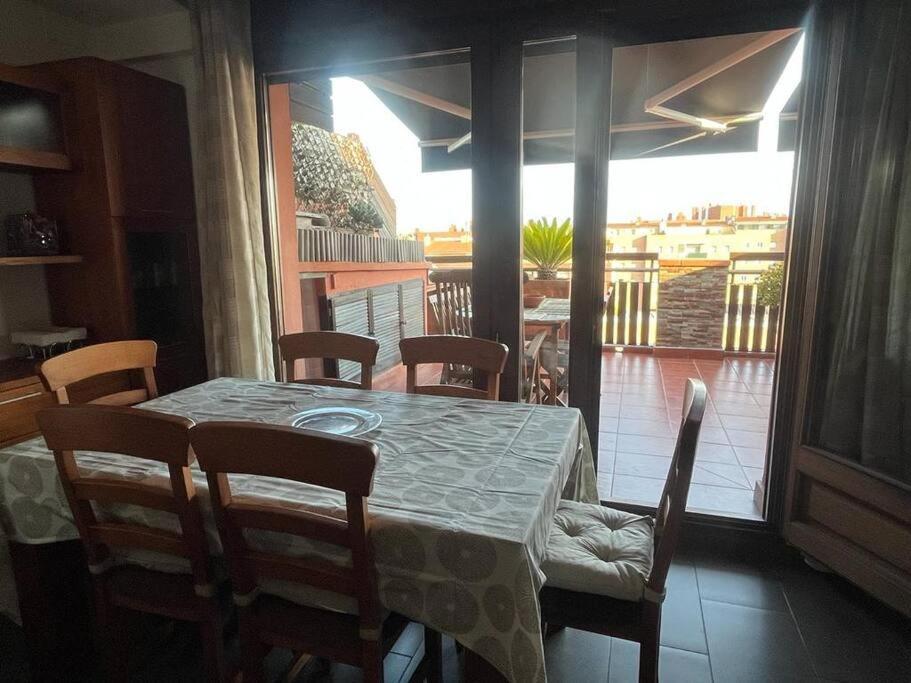 Ferienwohnung Atico Luminoso Centrico Y Comodo Figueres  Exterior foto