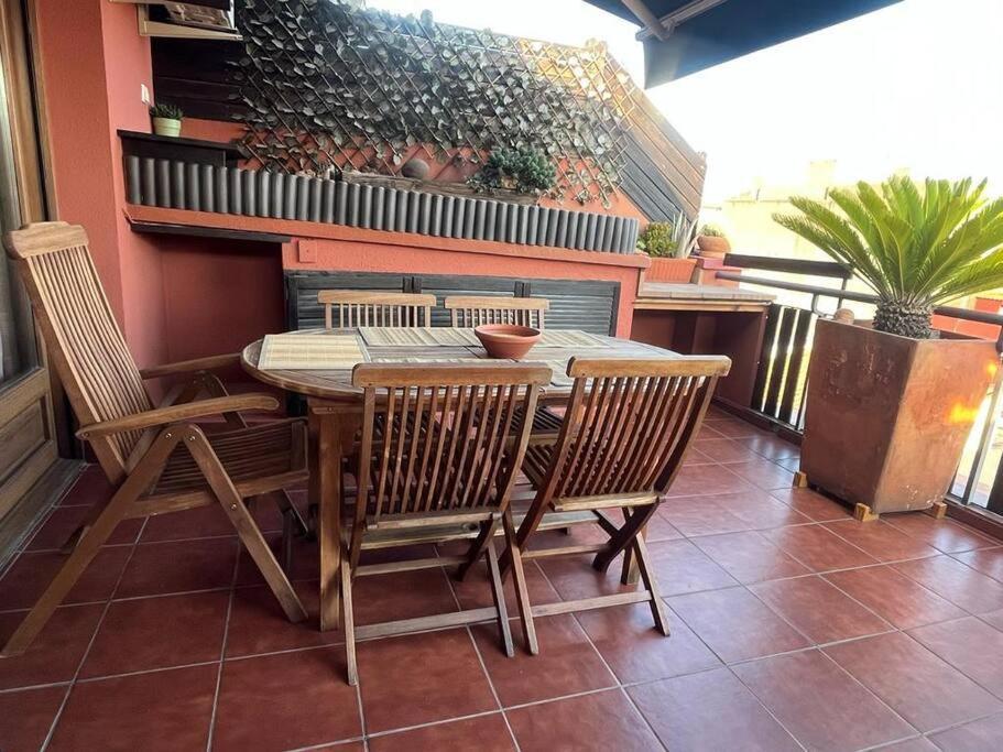 Ferienwohnung Atico Luminoso Centrico Y Comodo Figueres  Exterior foto